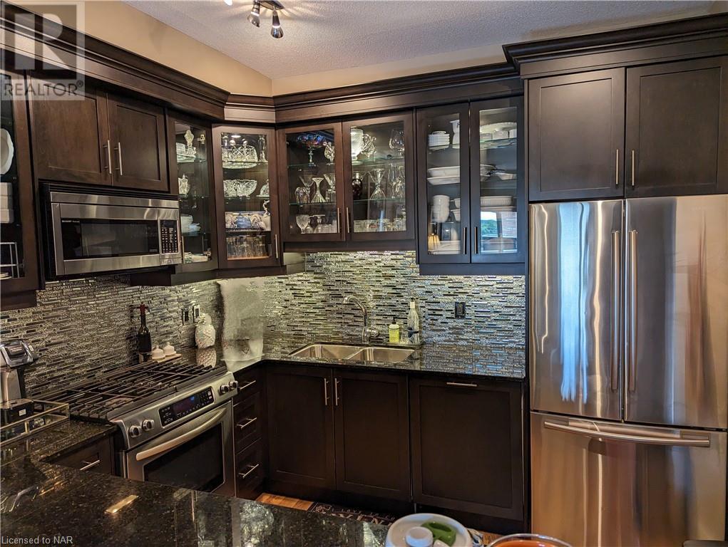 8111 Forest Glen Drive Unit# 525, Niagara Falls, Ontario  L2H 2Y7 - Photo 12 - 40474617