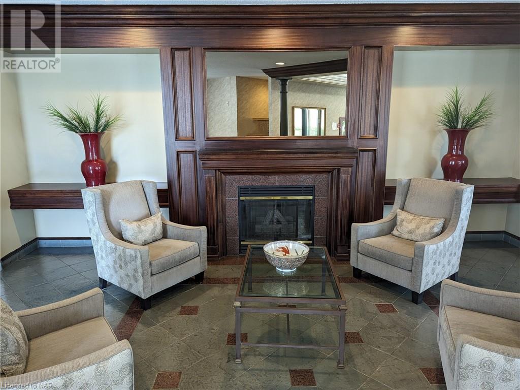 8111 Forest Glen Drive Unit# 525, Niagara Falls, Ontario  L2H 2Y7 - Photo 4 - 40474617
