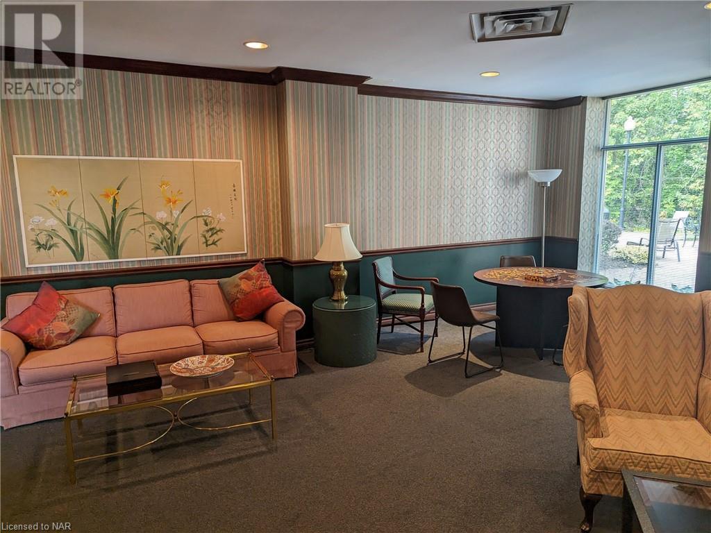 8111 Forest Glen Drive Unit# 525, Niagara Falls, Ontario  L2H 2Y7 - Photo 9 - 40474617