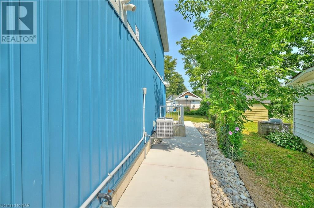 22 Queens Circle, Crystal Beach, Ontario  L0S 1B0 - Photo 32 - 40459477
