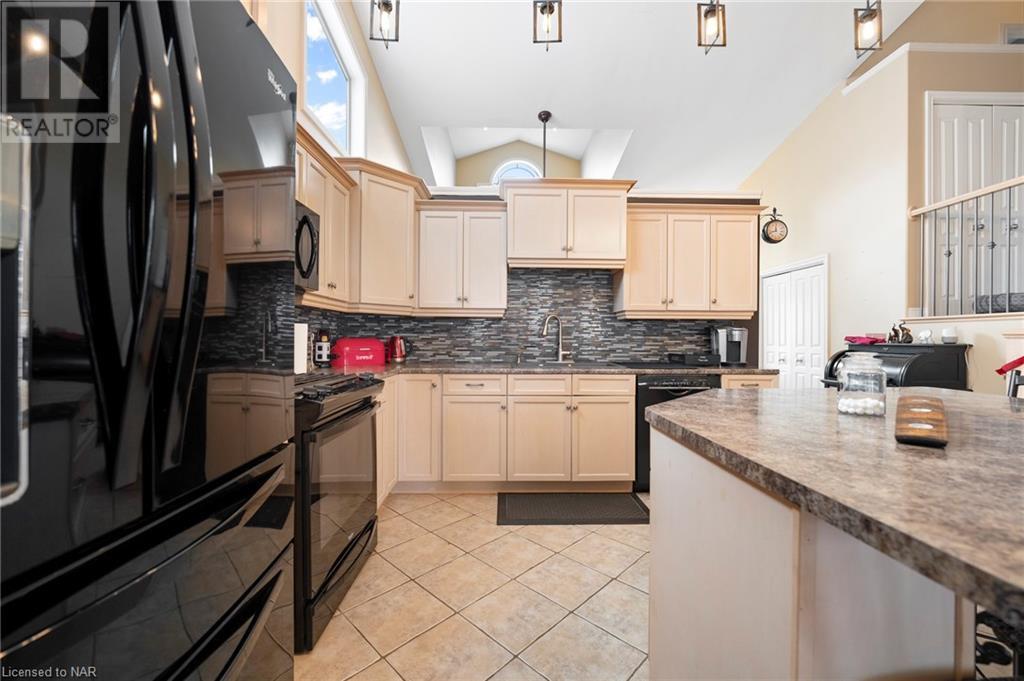 4015 Weinbrenner Road, Niagara Falls, Ontario  L2G 7X9 - Photo 11 - 40481851