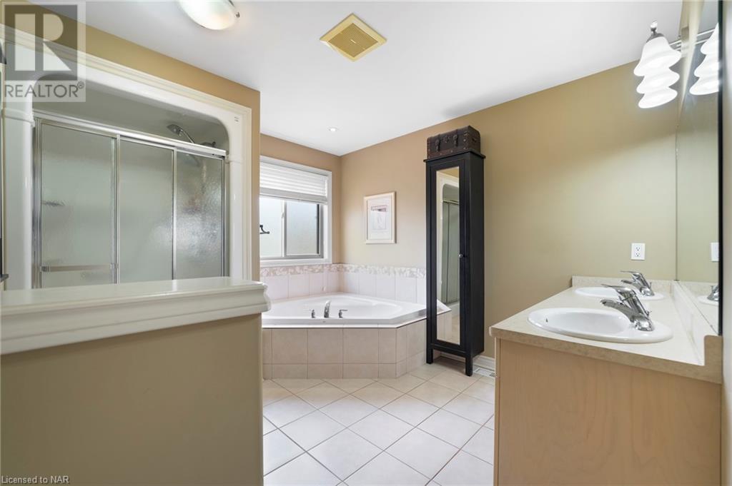 4015 Weinbrenner Road, Niagara Falls, Ontario  L2G 7X9 - Photo 22 - 40481851