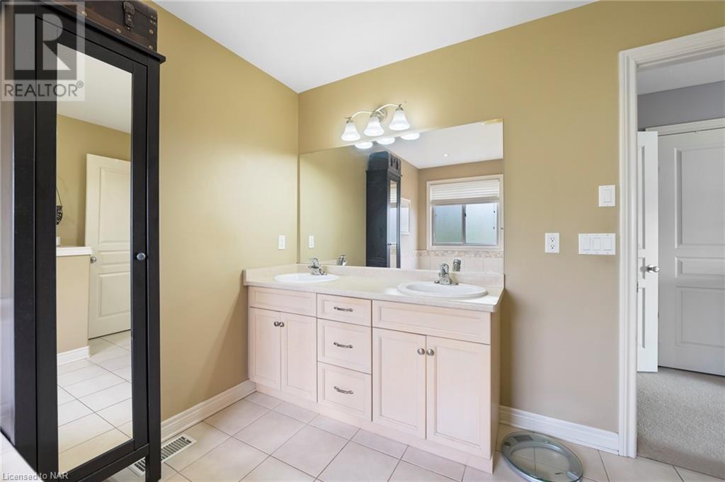 4015 Weinbrenner Road, Niagara Falls, Ontario  L2G 7X9 - Photo 24 - 40481851