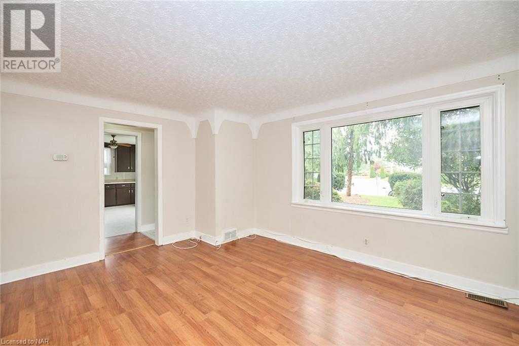 2632 Portage Road, Niagara Falls, Ontario  L2J 2J3 - Photo 8 - 40482547