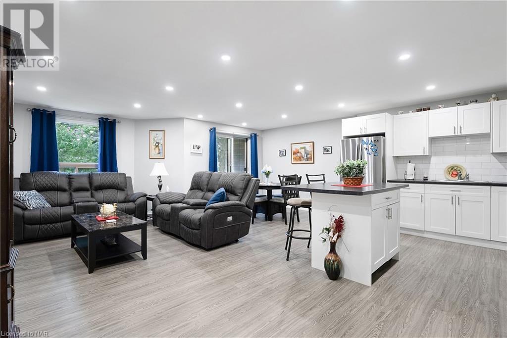 4658 Drummond Road Unit# 111, Niagara Falls, Ontario  L2E 7E1 - Photo 3 - 40480888