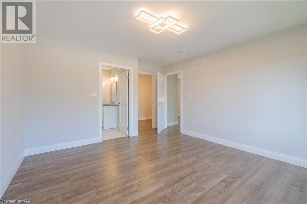 18 Glenbarr Road, St. Catharines, Ontario  L2T 1Y3 - Photo 33 - 40482288