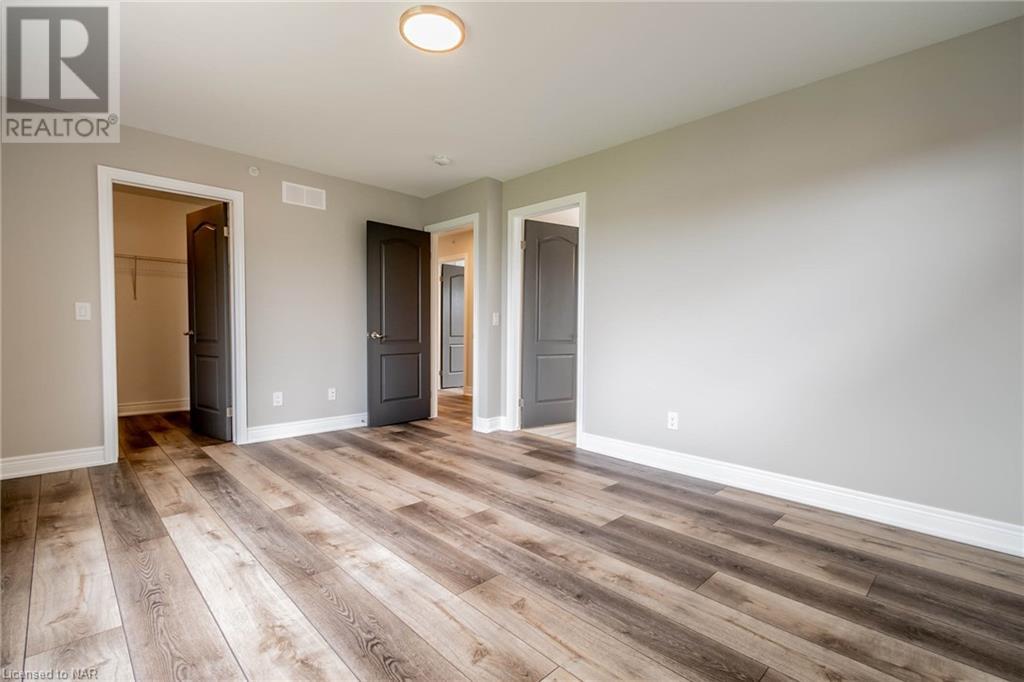5 Marshall Lane, St. Catharines, Ontario  L2P 0E8 - Photo 24 - 40484027