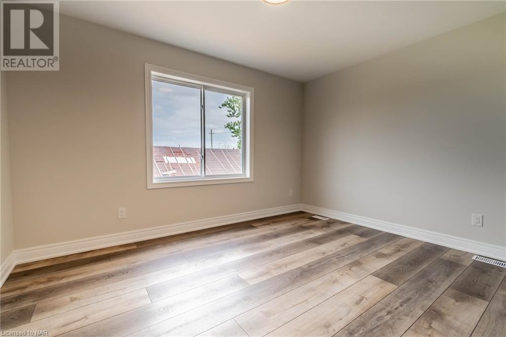 5 Marshall Lane, St. Catharines, Ontario  L2P 0E8 - Photo 29 - 40484027