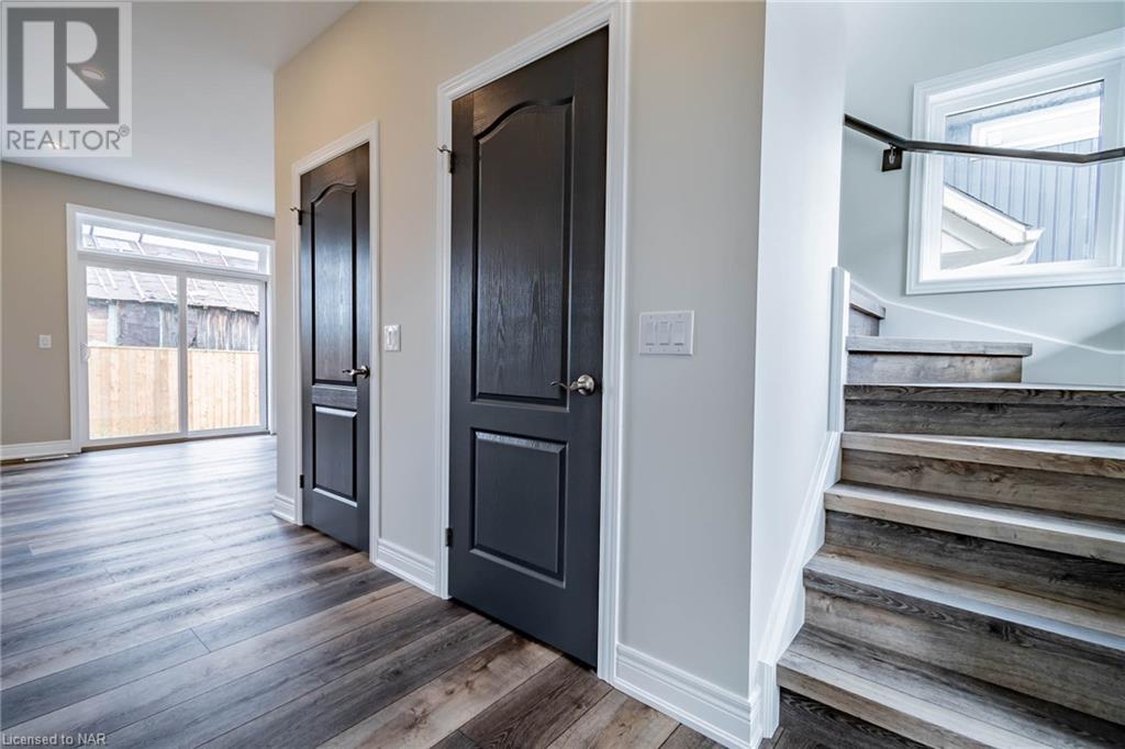 5 Marshall Lane, St. Catharines, Ontario  L2P 0E8 - Photo 4 - 40484027