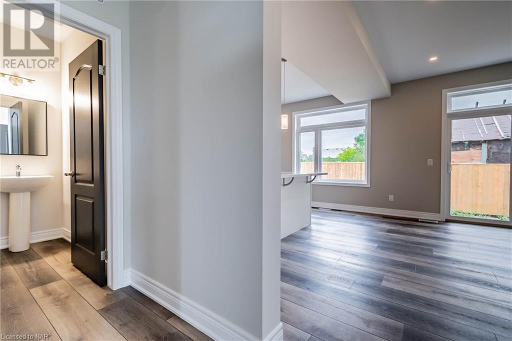 5 Marshall Lane, St. Catharines, Ontario  L2P 0E8 - Photo 6 - 40484027