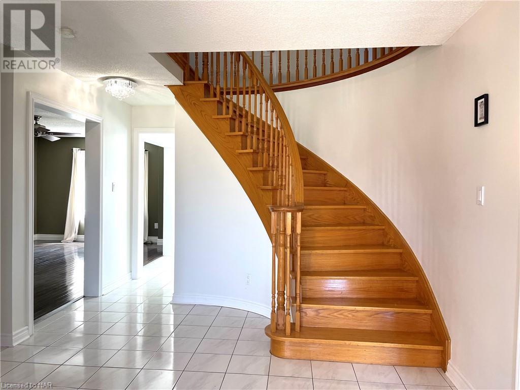 61 Barbican Trail, St. Catharines, Ontario  L2T 4A7 - Photo 12 - 40484254