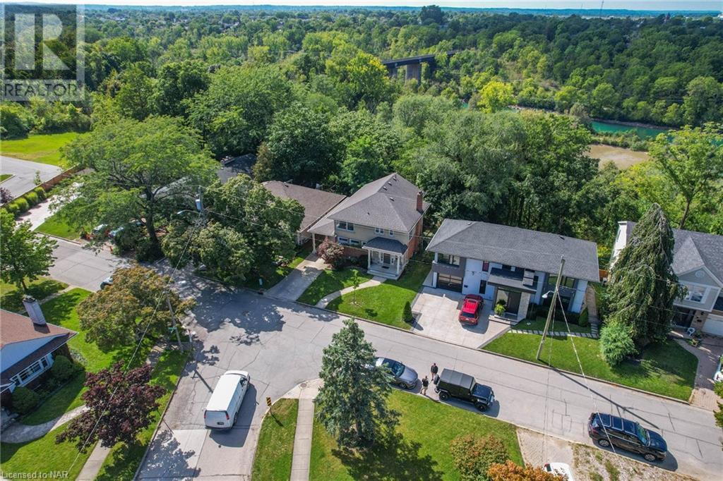 70 Hillcrest Avenue, St. Catharines, Ontario  L2R 4Y1 - Photo 3 - 40484962