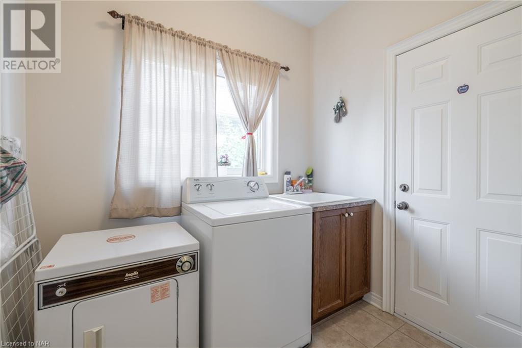 7051 Kalar Road, Niagara Falls, Ontario  L2H 3J6 - Photo 17 - 40482918
