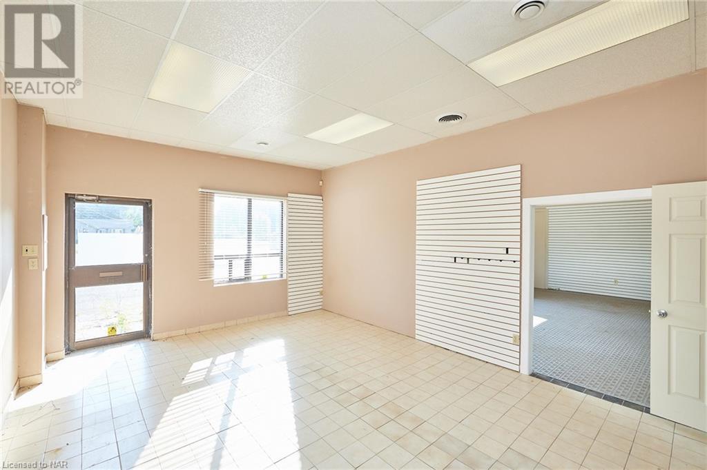 1165 Merrittville Highway, Thorold, Ontario  L3B 5N5 - Photo 5 - 40486005