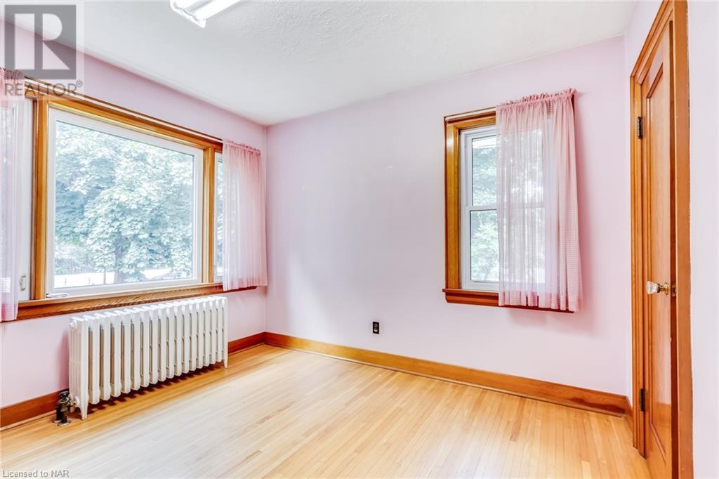 1053 Pelham Street, Fonthill, Ontario  L3C 3E4 - Photo 18 - 40485233