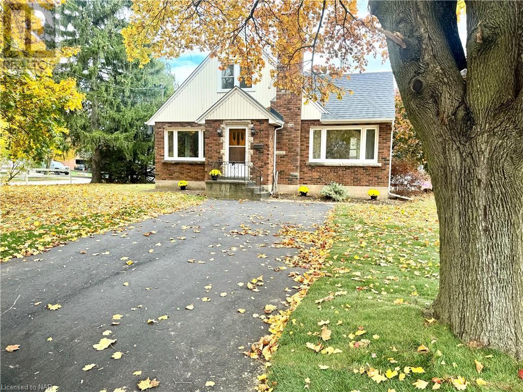 1053 Pelham Street, Fonthill, Ontario  L3C 3E4 - Photo 2 - 40485233