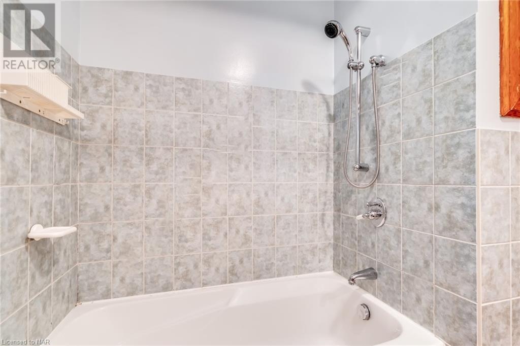 1053 Pelham Street, Fonthill, Ontario  L3C 3E4 - Photo 22 - 40485233