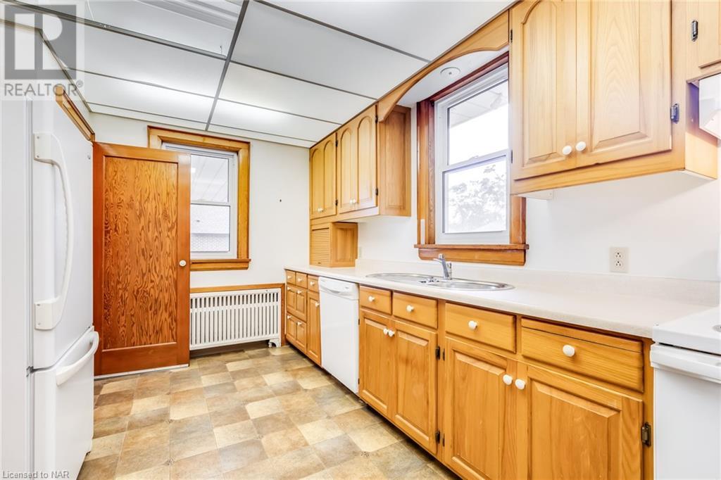 1053 Pelham Street, Fonthill, Ontario  L3C 3E4 - Photo 26 - 40485233