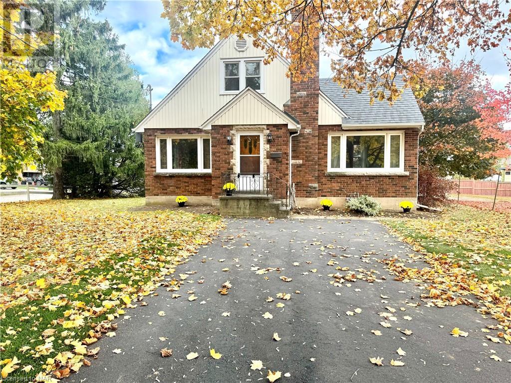 1053 Pelham Street, Fonthill, Ontario  L3C 3E4 - Photo 3 - 40485233