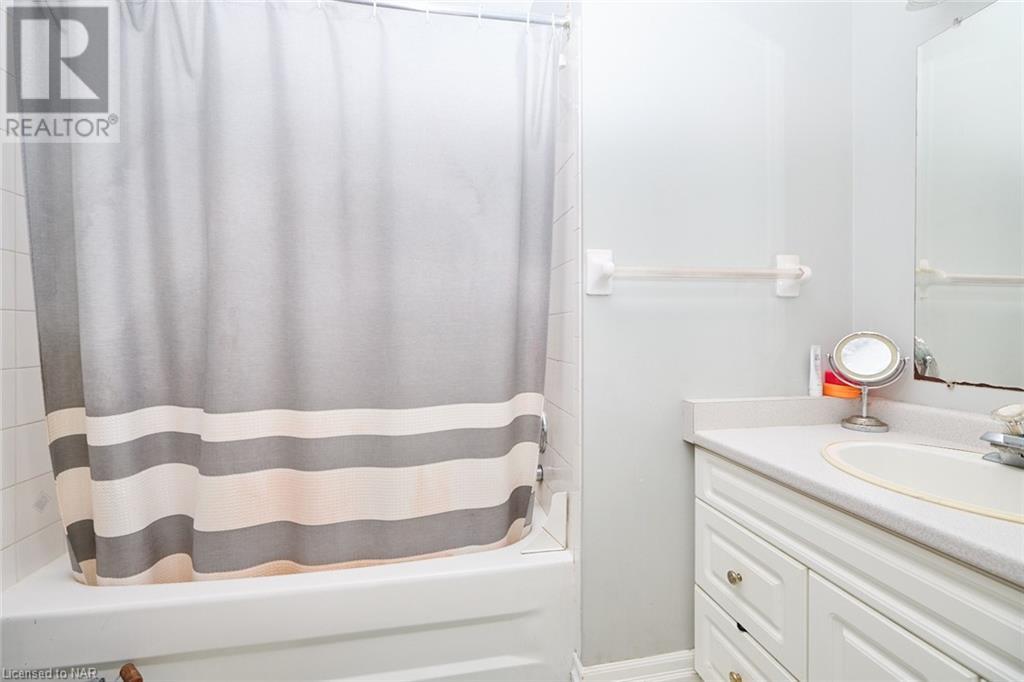 553 Barrick Road, Port Colborne, Ontario  L3K 4C1 - Photo 14 - 40485275