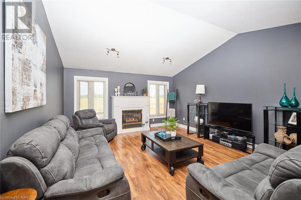 553 Barrick Road, Port Colborne, Ontario  L3K 4C1 - Photo 4 - 40485275