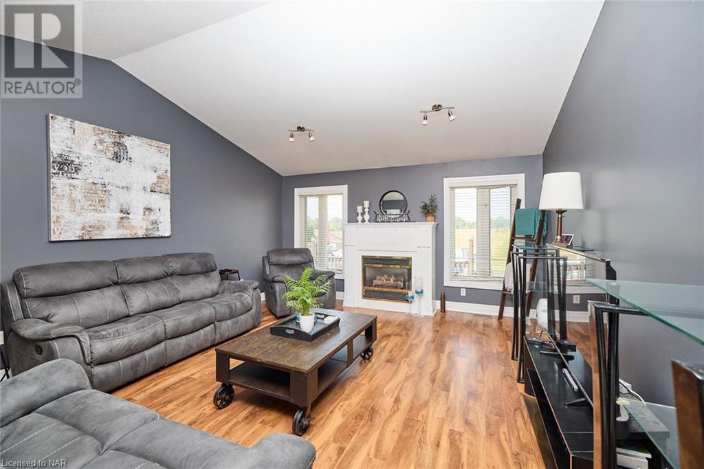 553 Barrick Road, Port Colborne, Ontario  L3K 4C1 - Photo 5 - 40485275