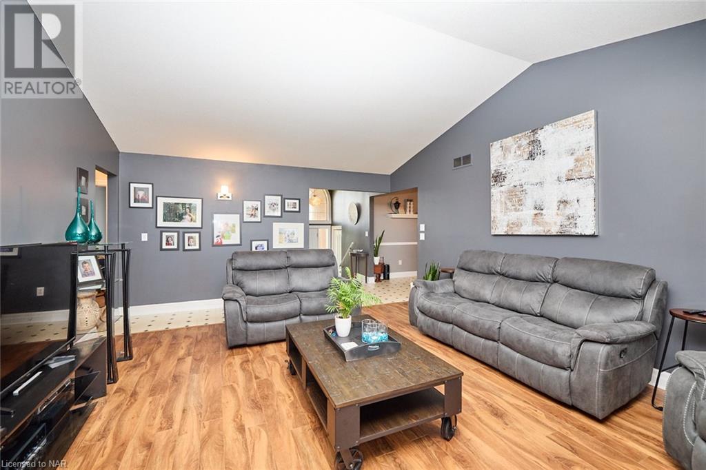 553 Barrick Road, Port Colborne, Ontario  L3K 4C1 - Photo 6 - 40485275