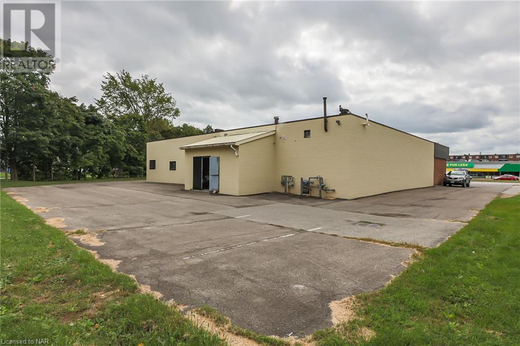 340 Thorold Road, Welland, Ontario  L3C 3W6 - Photo 3 - 40490107
