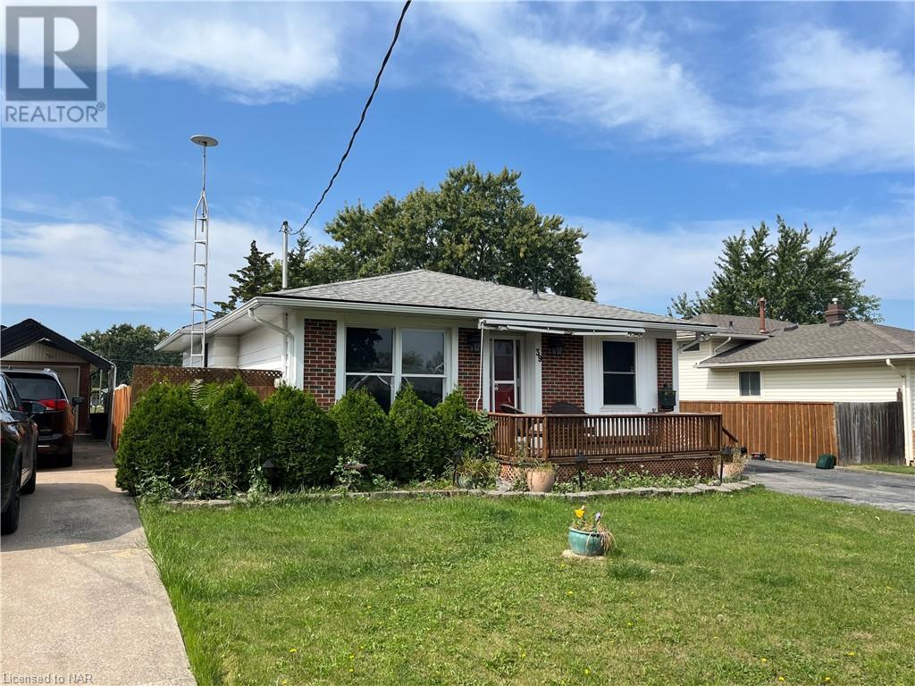 39 Acadia Crescent, St. Catharines, Ontario  L2P 1H7 - Photo 2 - 40471113