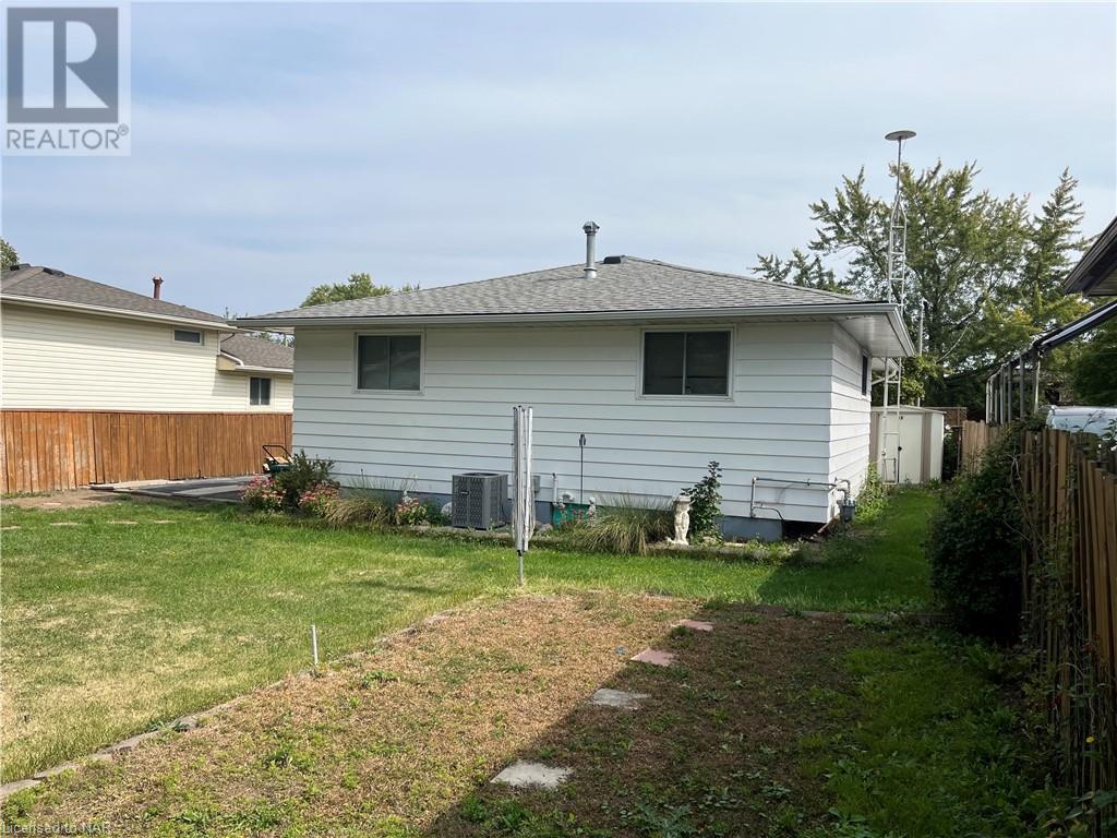39 Acadia Crescent, St. Catharines, Ontario  L2P 1H7 - Photo 4 - 40471113