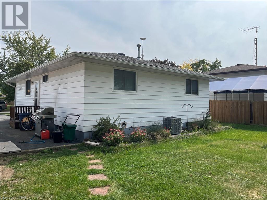 39 Acadia Crescent, St. Catharines, Ontario  L2P 1H7 - Photo 5 - 40471113