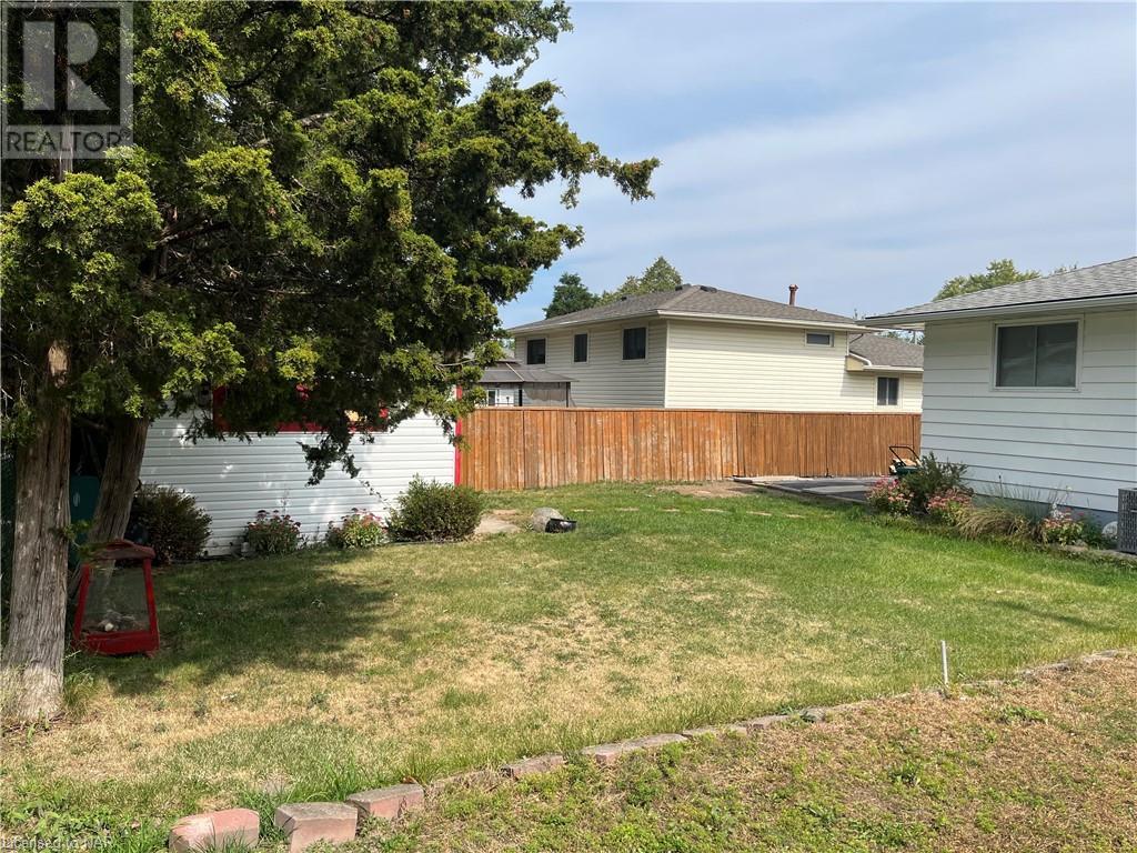 39 Acadia Crescent, St. Catharines, Ontario  L2P 1H7 - Photo 8 - 40471113