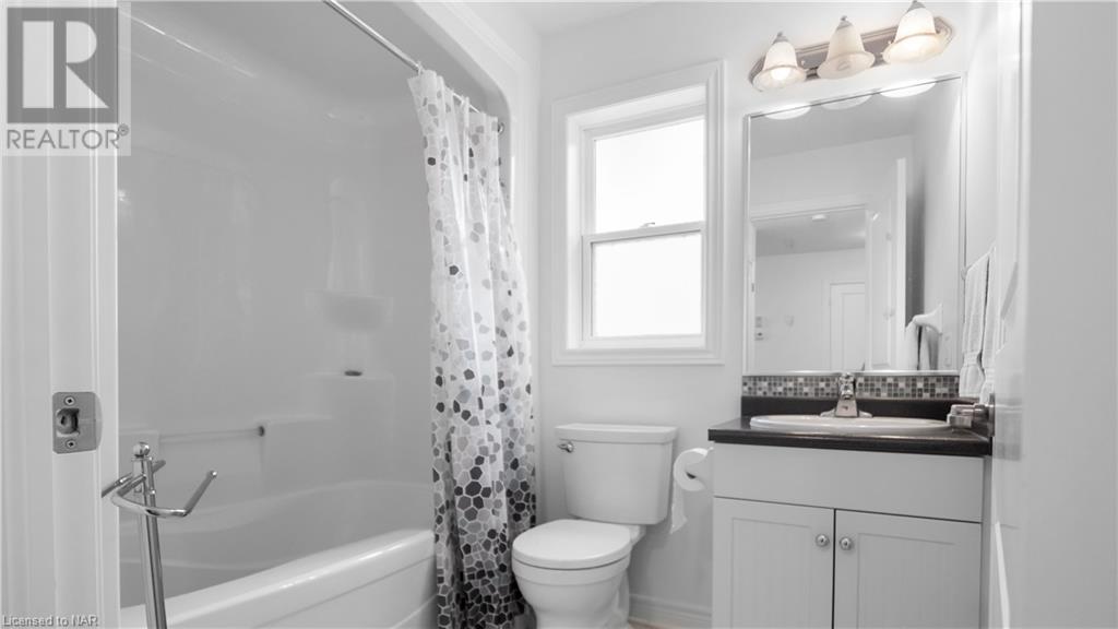 52 Wilfrid Laurier Crescent, St. Catharines, Ontario  L2P 0A3 - Photo 15 - 40491219