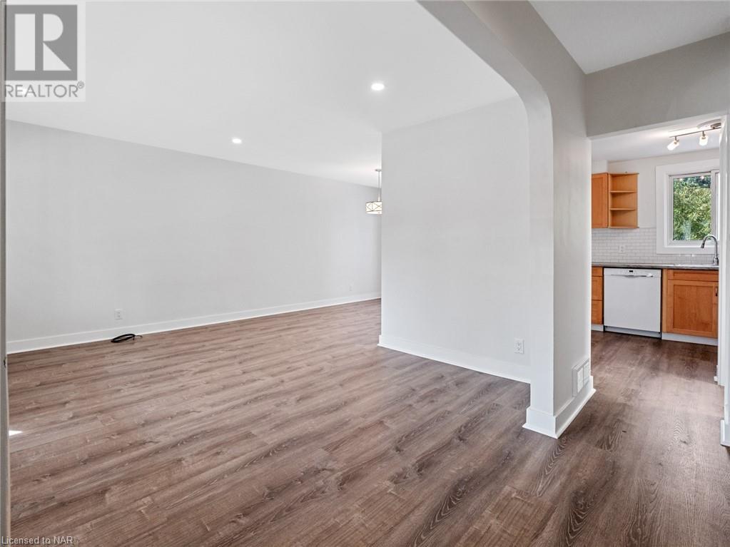33 Nye Avenue, Welland, Ontario  L3C 1A4 - Photo 6 - 40488827