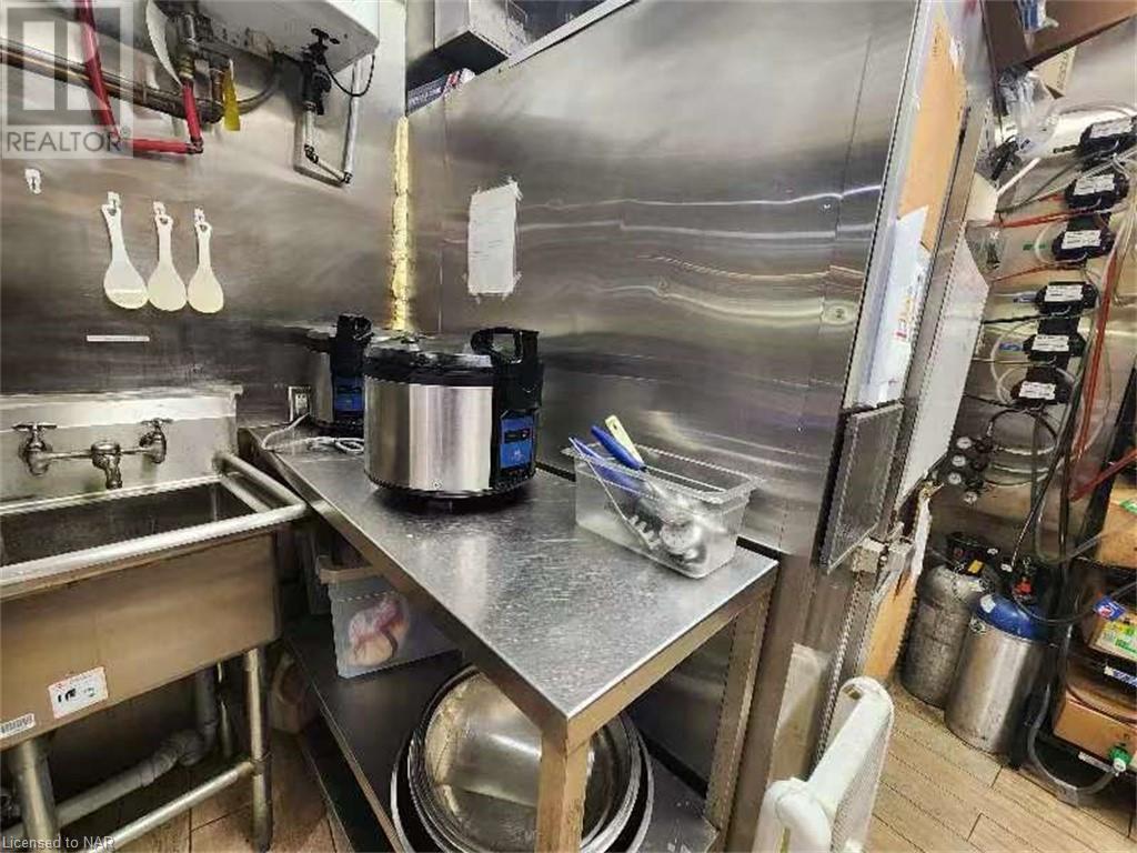 221 Glendale Unit# Fc3, St. Catharines, Ontario  L2T 2K9 - Photo 3 - 40492093
