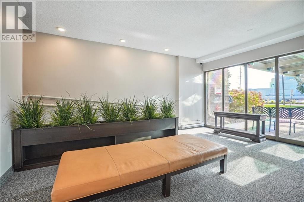 1225 North Shore Boulevard Unit# 408, Burlington, Ontario  L7S 1Z6 - Photo 4 - 40491428