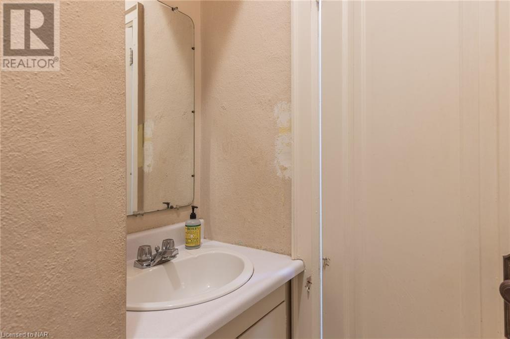 105 Maple Street, St. Catharines, Ontario  L2R 2B4 - Photo 23 - 40479535