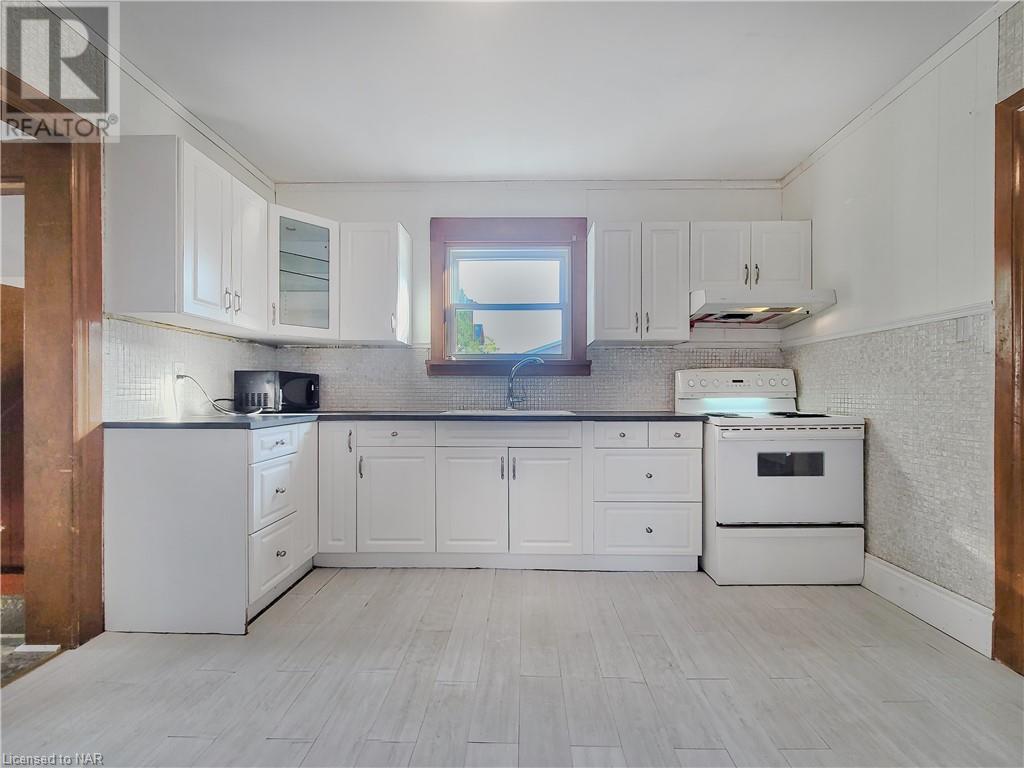 77 Kent Street, Welland, Ontario  L3B 3H3 - Photo 12 - 40486833