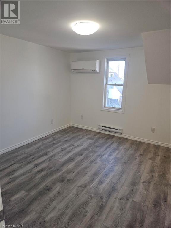 5127 Second Avenue, Niagara Falls, Ontario  L2E 4J8 - Photo 13 - 40493365