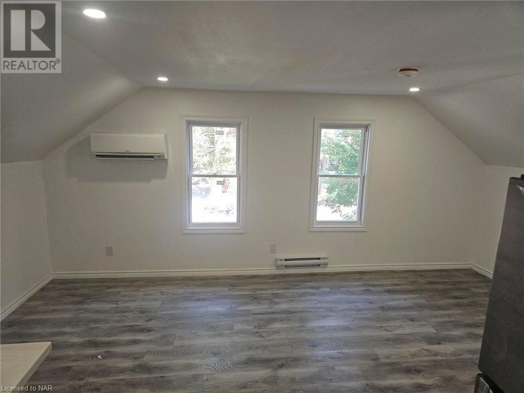 5127 Second Avenue, Niagara Falls, Ontario  L2E 4J8 - Photo 6 - 40493365
