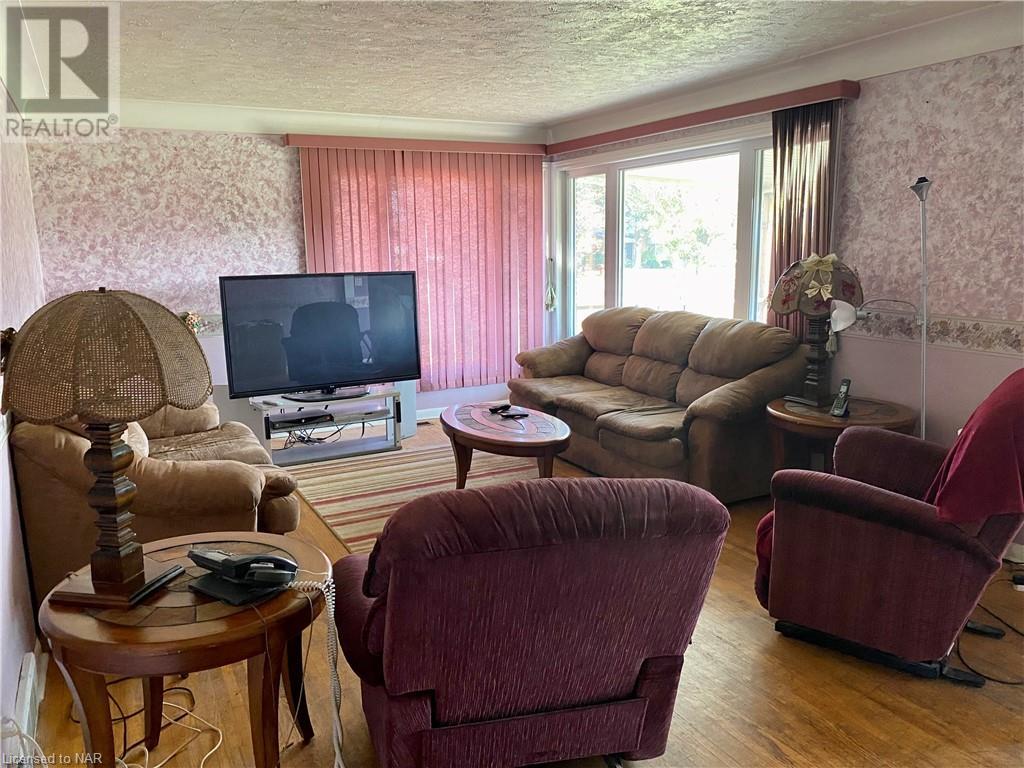 6940 Richmond Crescent, Niagara Falls, Ontario  L2G 5W6 - Photo 4 - 40492821