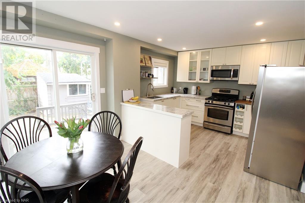 32 Edmund Street, St. Catharines, Ontario  L2R 2G2 - Photo 4 - 40494712