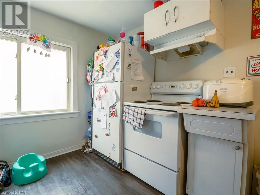 31 Metcalfe Street, Thorold, Ontario  L2V 2Z7 - Photo 11 - 40494106