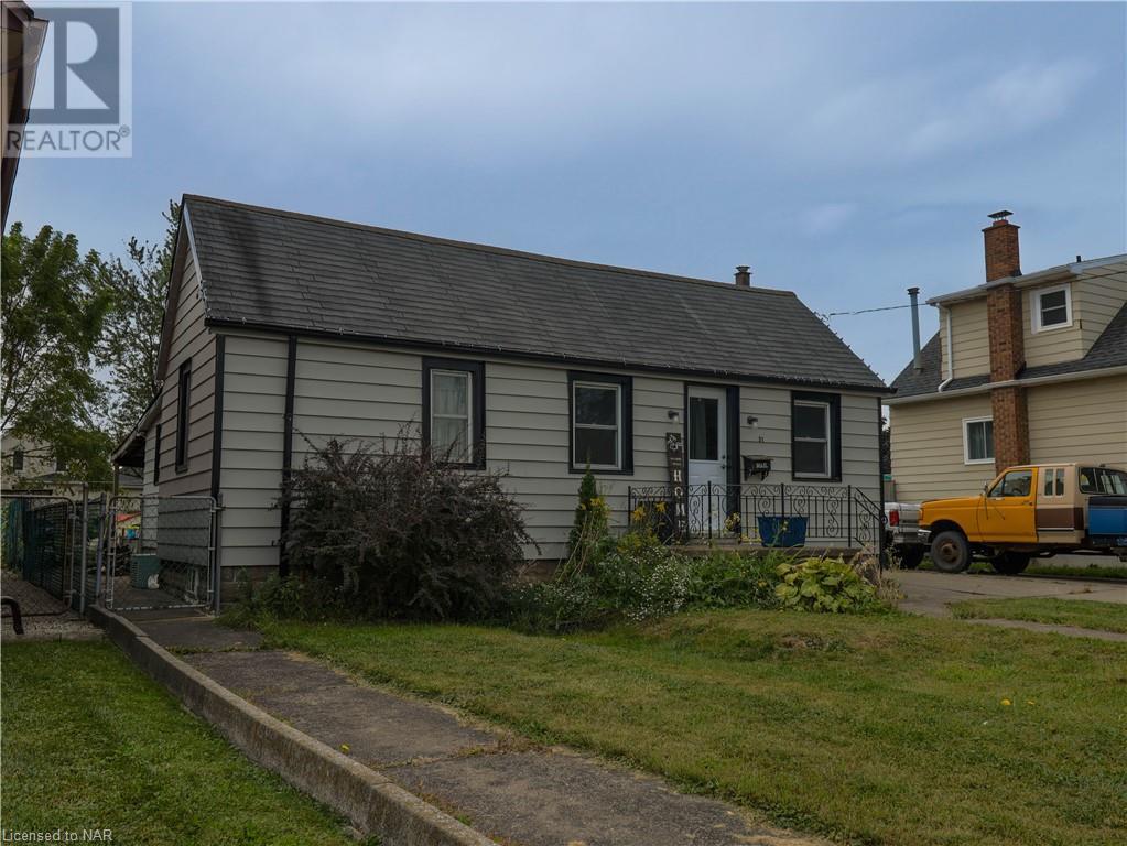 31 Metcalfe Street, Thorold, Ontario  L2V 2Z7 - Photo 2 - 40494106