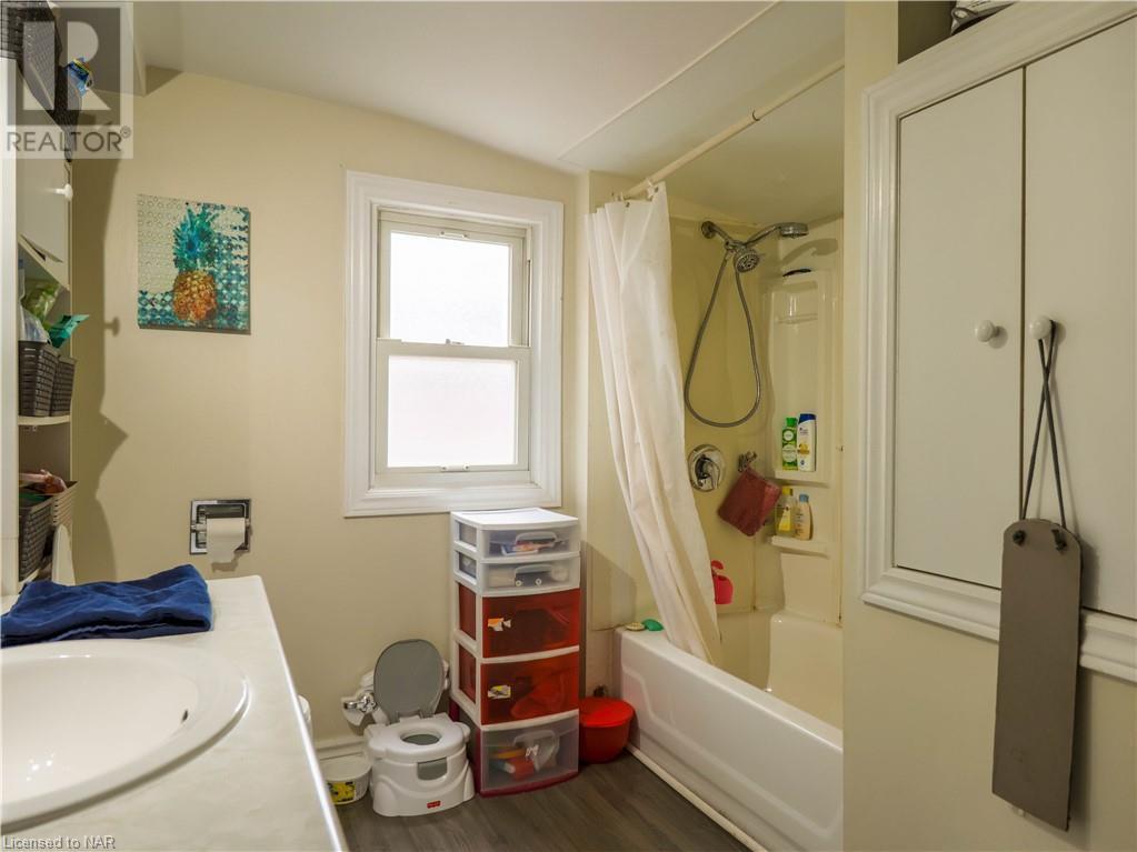 31 Metcalfe Street, Thorold, Ontario  L2V 2Z7 - Photo 27 - 40494106