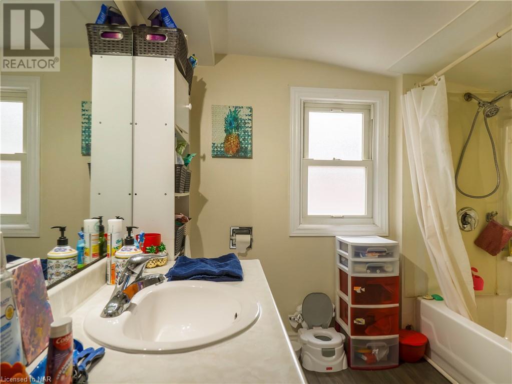 31 Metcalfe Street, Thorold, Ontario  L2V 2Z7 - Photo 28 - 40494106