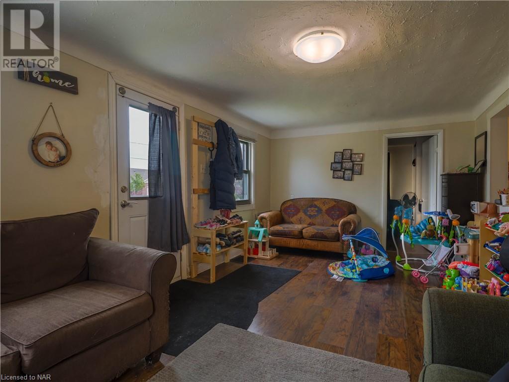 31 Metcalfe Street, Thorold, Ontario  L2V 2Z7 - Photo 6 - 40494106