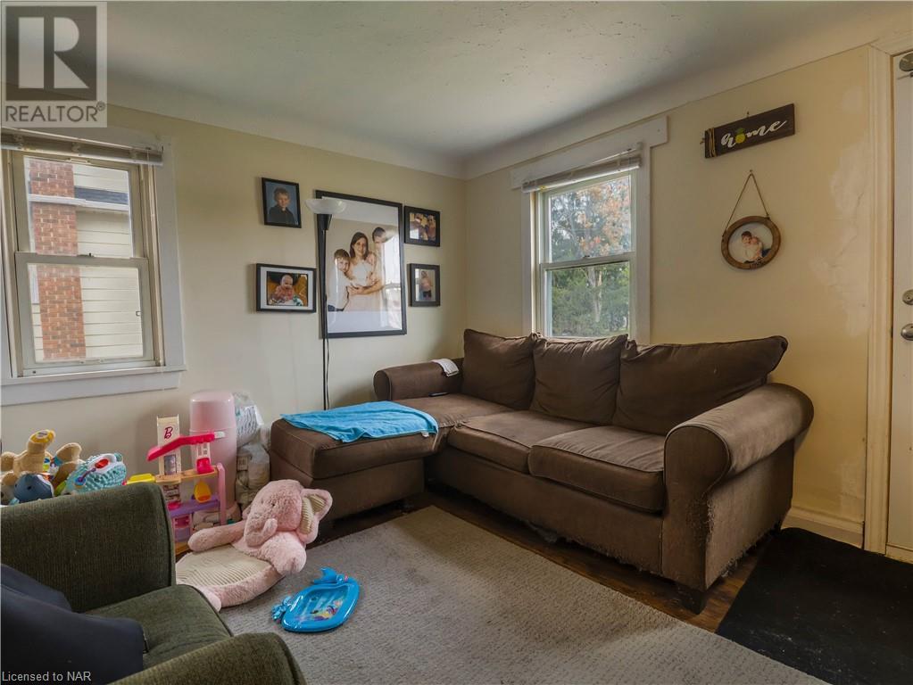 31 Metcalfe Street, Thorold, Ontario  L2V 2Z7 - Photo 7 - 40494106