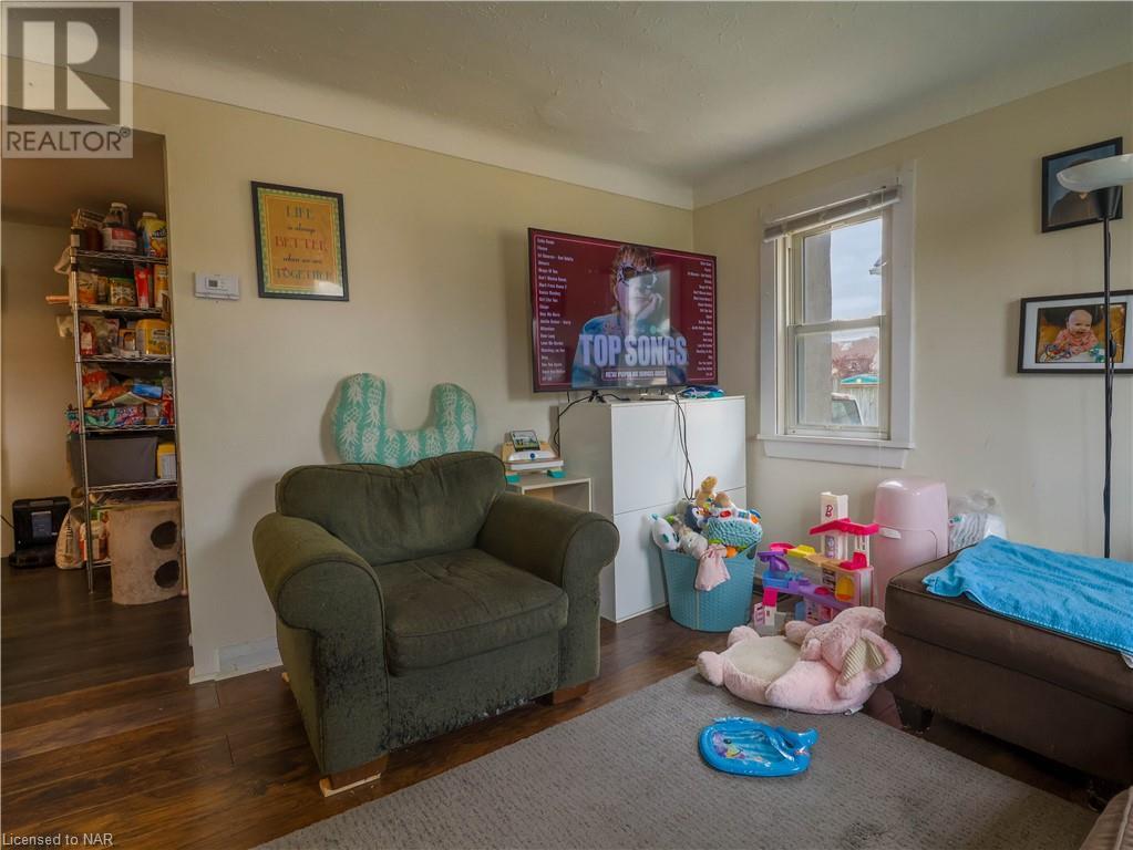 31 Metcalfe Street, Thorold, Ontario  L2V 2Z7 - Photo 8 - 40494106
