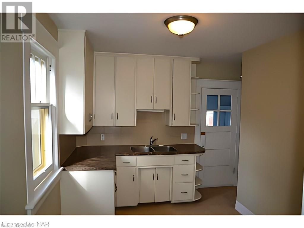 4913 Flynn Court, Niagara Falls, Ontario  L2E 3Z5 - Photo 5 - 40497248
